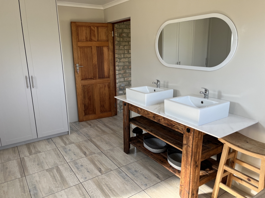 To Let 2 Bedroom Property for Rent in Pringle Bay Western Cape